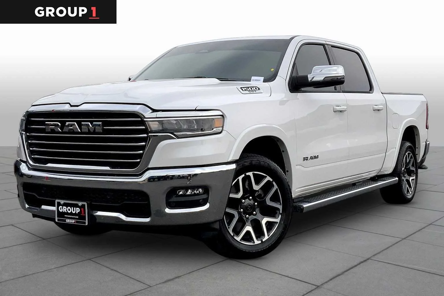 2025 RAM 1500 Laramie 4x4 Crew Cab 5'7's photo
