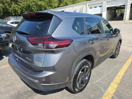 Used 2024 Gun Metallic Nissan SV image 5
