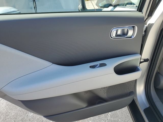 Used 2023 Gold Hyundai SEL image 26
