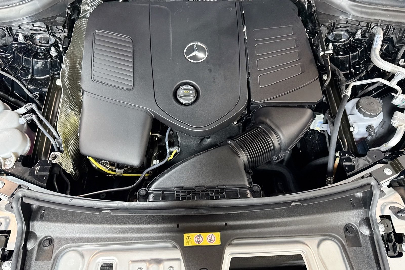 New 2026 Black Mercedes-Benz GLC 300 image 28