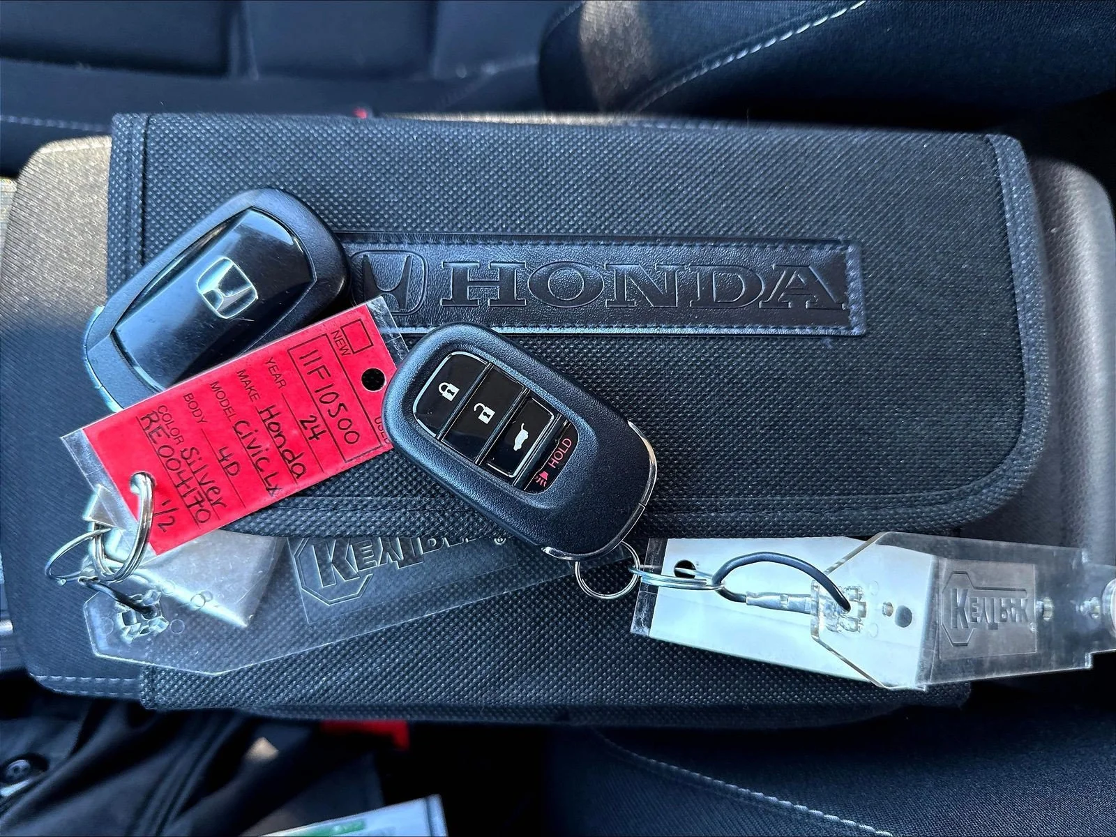 Used 2024 Lunar Silver Metallic Honda LX image 41