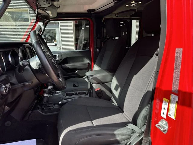 Used 2020 Red Jeep Sport image 15
