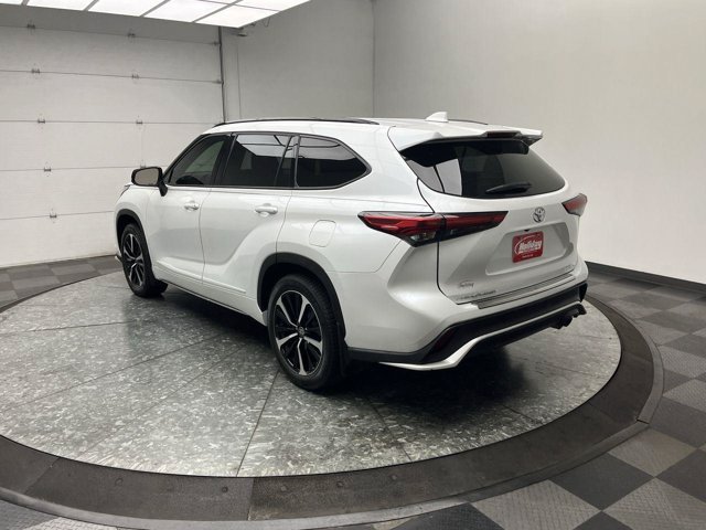 Used 2022 Wind Chill Pearl Toyota XSE image 2