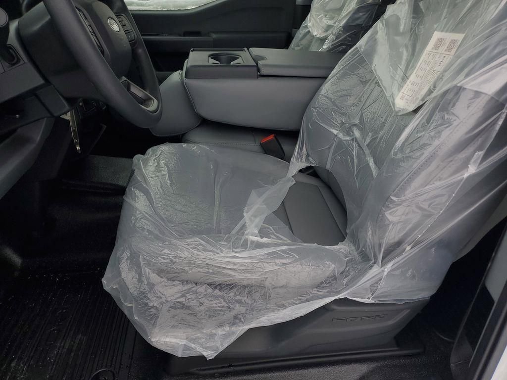 New 2026 Oxford White Ford F-450® XL image 6