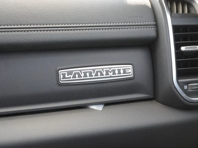 New 2027 Bright White Clear-Coat Exterior Paint RAM Laramie image 20