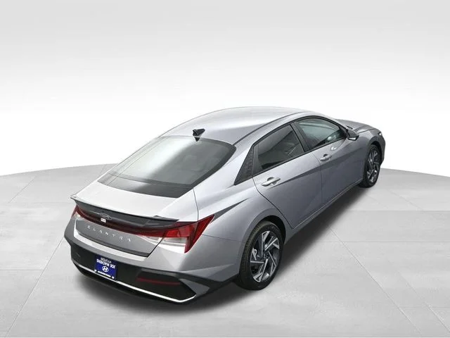 Used 2025 Silver Hyundai SEL Sport image 28