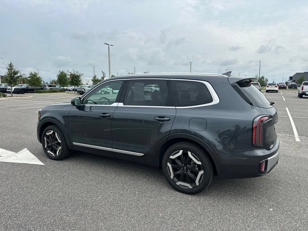Certified Used 2024 Gray Kia EX image 8