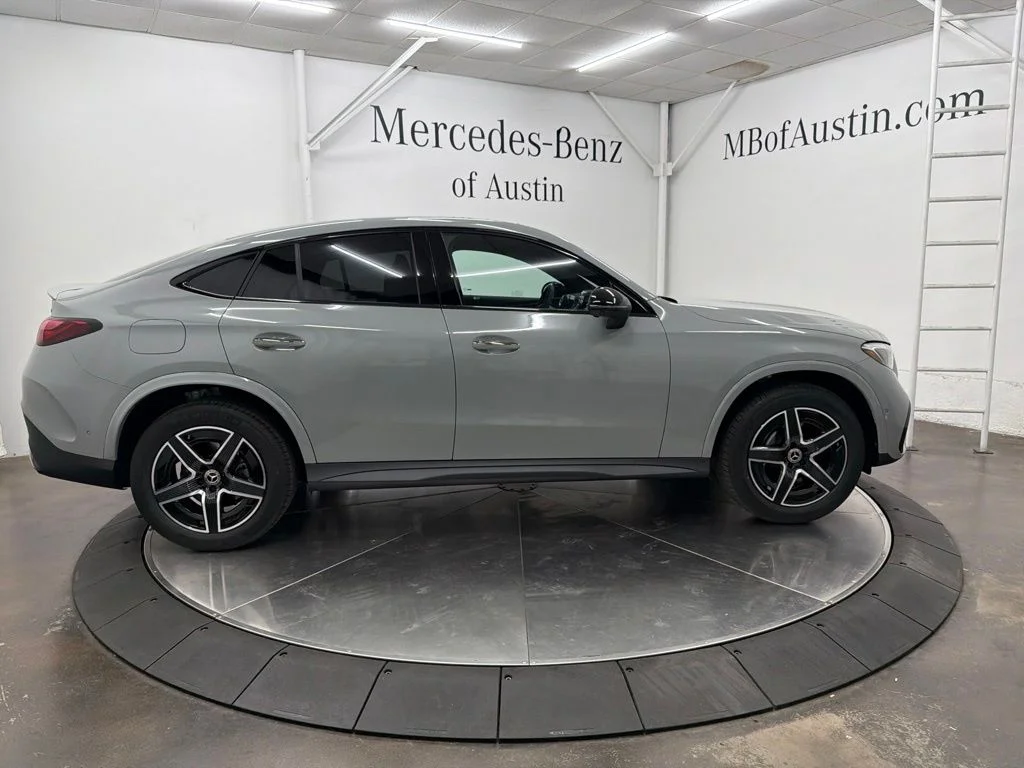 New 2027 White Mercedes-Benz GLC 300 image 8