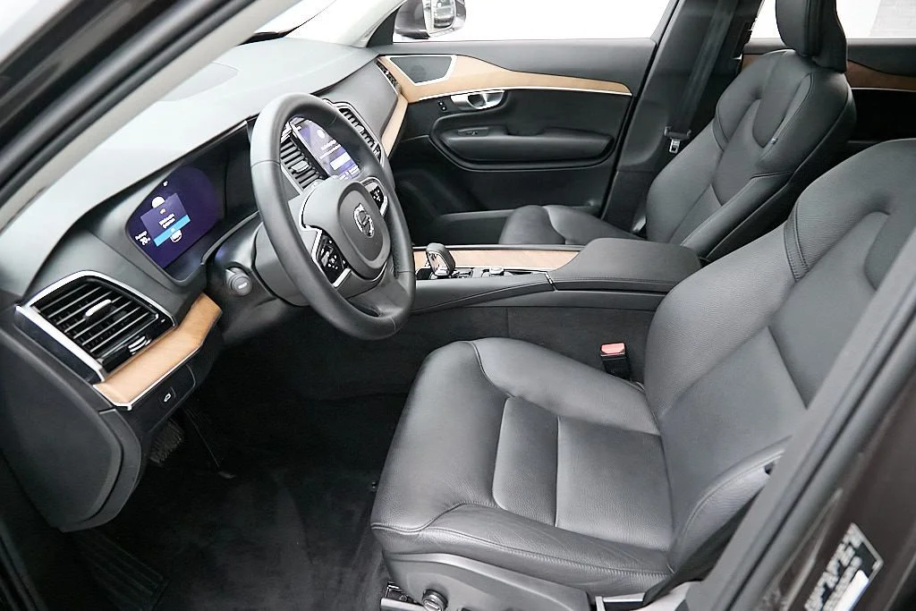 Certified Used 2024 Platinum Grey Volvo Plus image 17