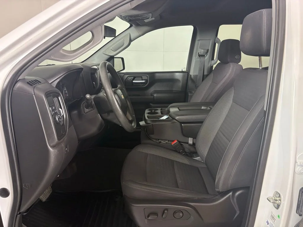 Used 2023 White Chevrolet Custom image 14