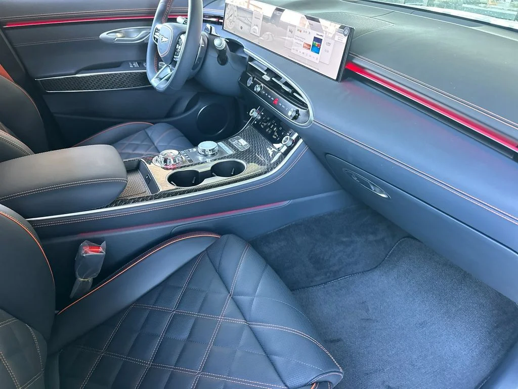 2026 GENESIS GV70 Sport Prestige - Photo 16
