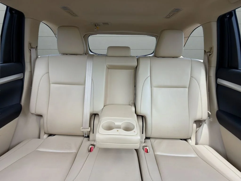 Used 2019 Red Toyota XLE image 12