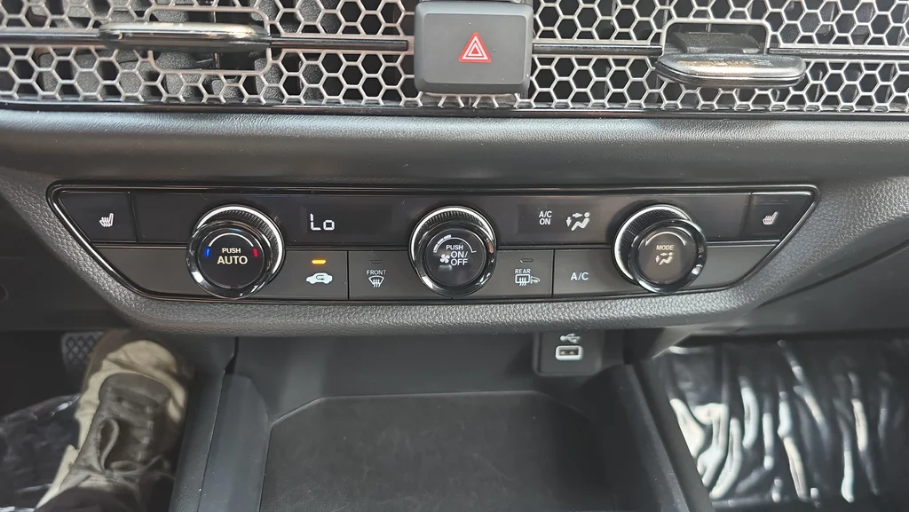 Used 2024  Honda Sport image 23