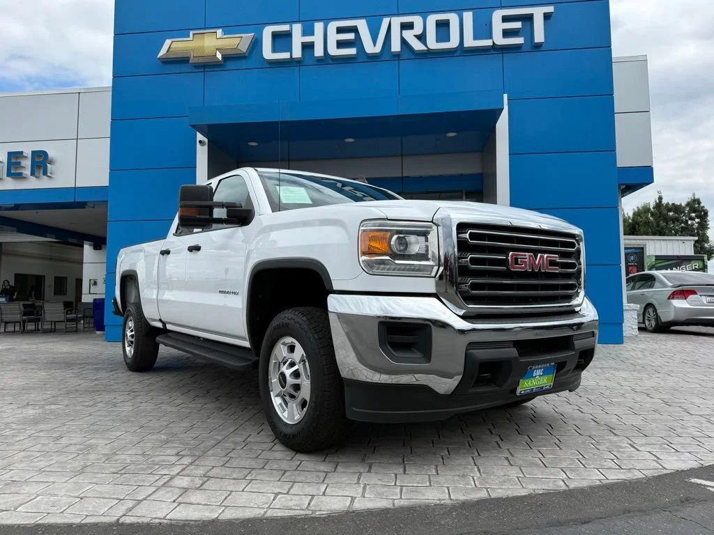Used 2017 SUMMIT WHITE GMC DOUBL CAB 2WD 144 image 4