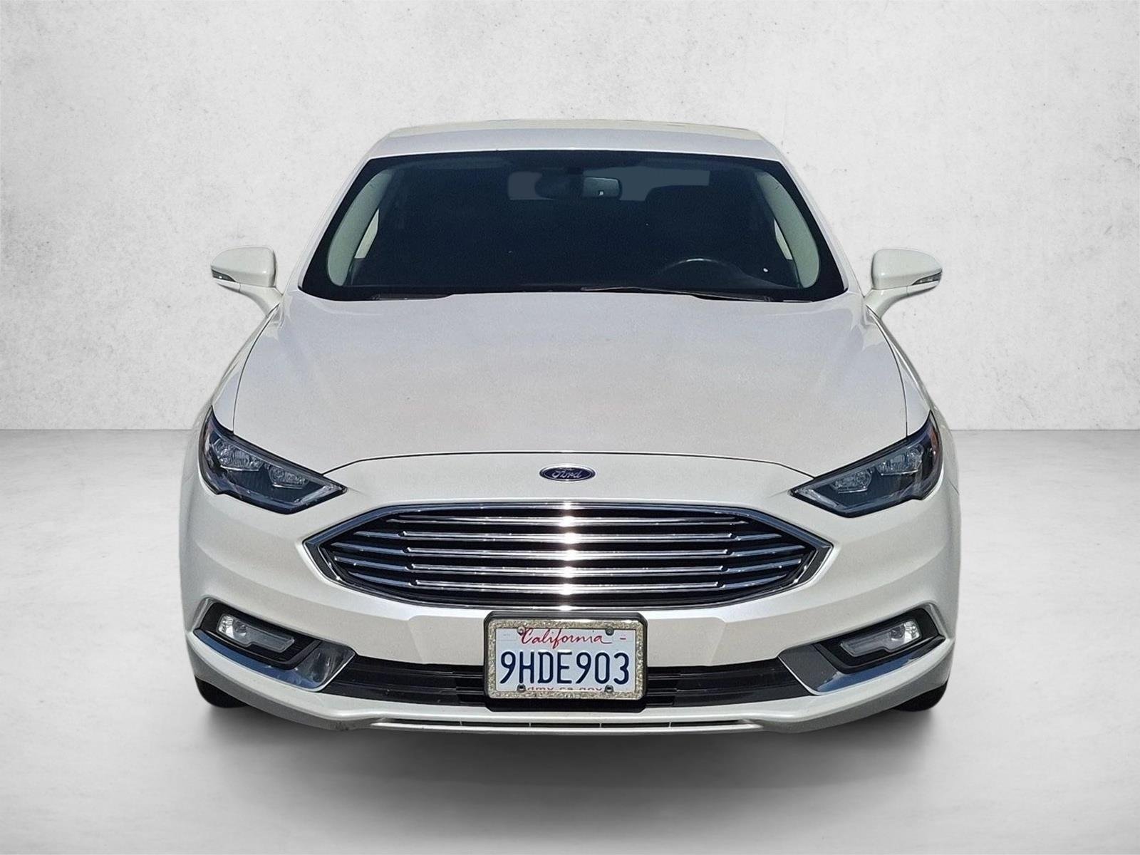 Used 2017 White Platinum Metallic Tri-Coat Ford Titanium image 2
