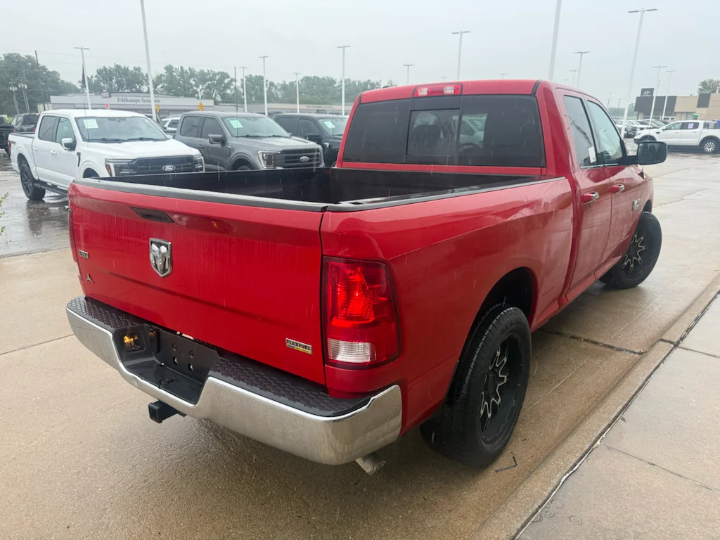 Used 2016 Flame Red Clearcoat Ram SLT image 9
