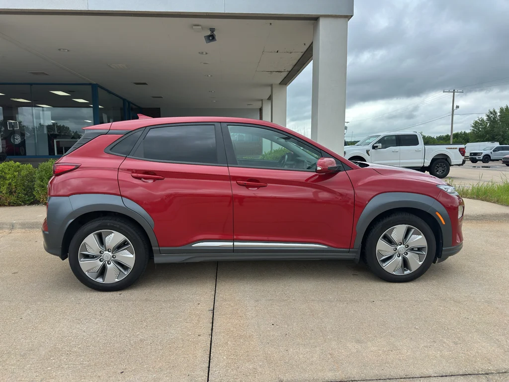 Used 2021 Pulse Red Hyundai Limited image 10
