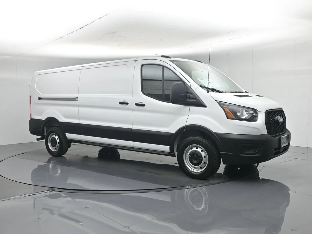 New 2026 Oxford White Ford Base image 6