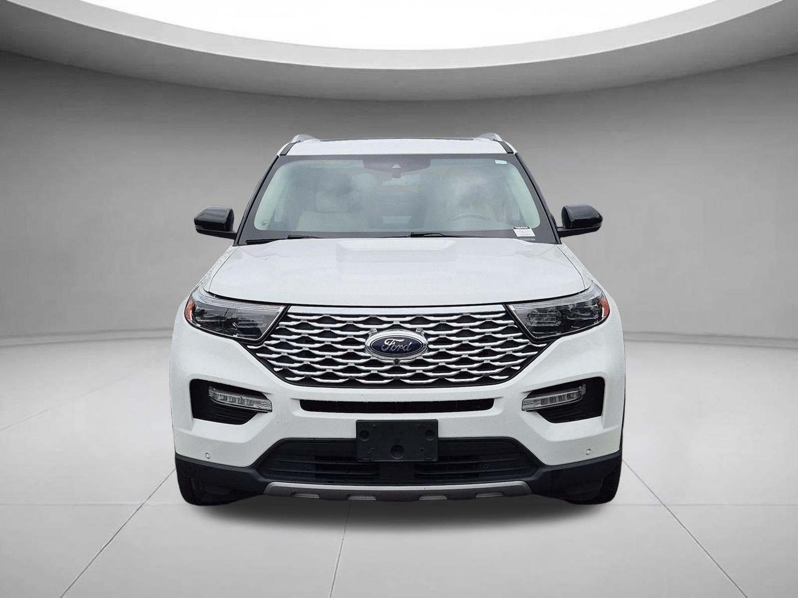 Used 2022 Star White Metallic Tri-Coat Ford Platinum image 8