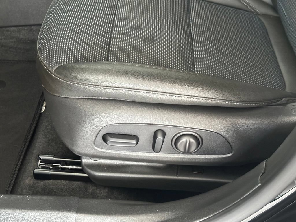 Used 2025 Ebony Twilight Metallic Buick Preferred image 15