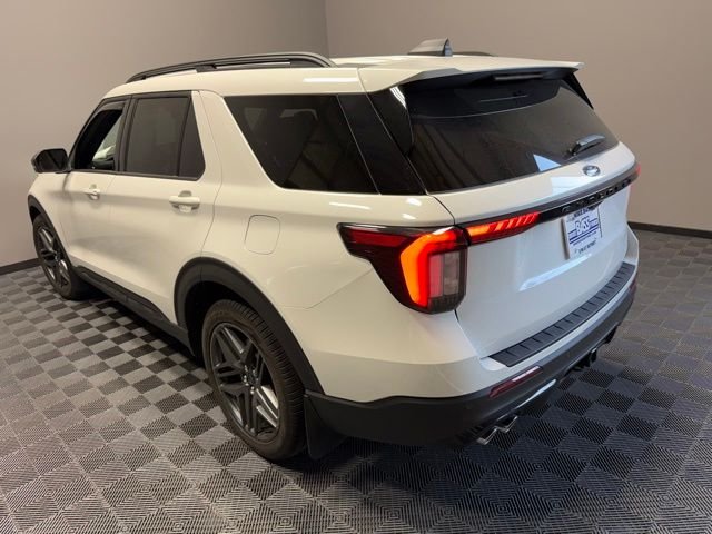 Used 2025 Star White Ford ST image 9
