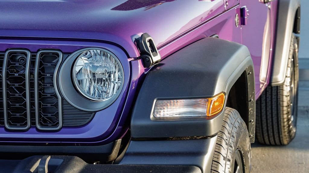 New 2026 Reign Jeep Sport image 5