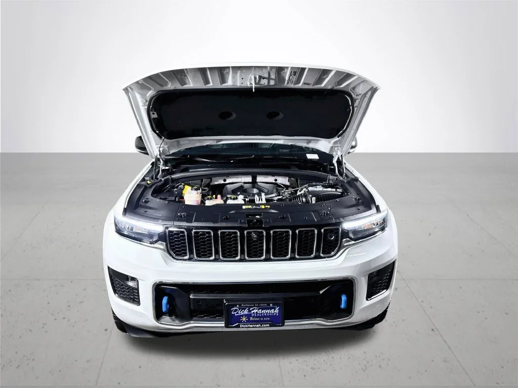 Used 2023 White Jeep Overland 4xe image 23