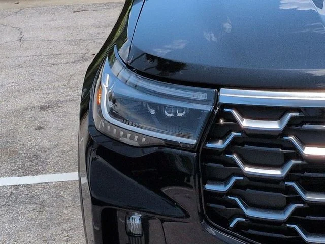 New 2026 Agate Black Metallic Ford Platinum™ image 10