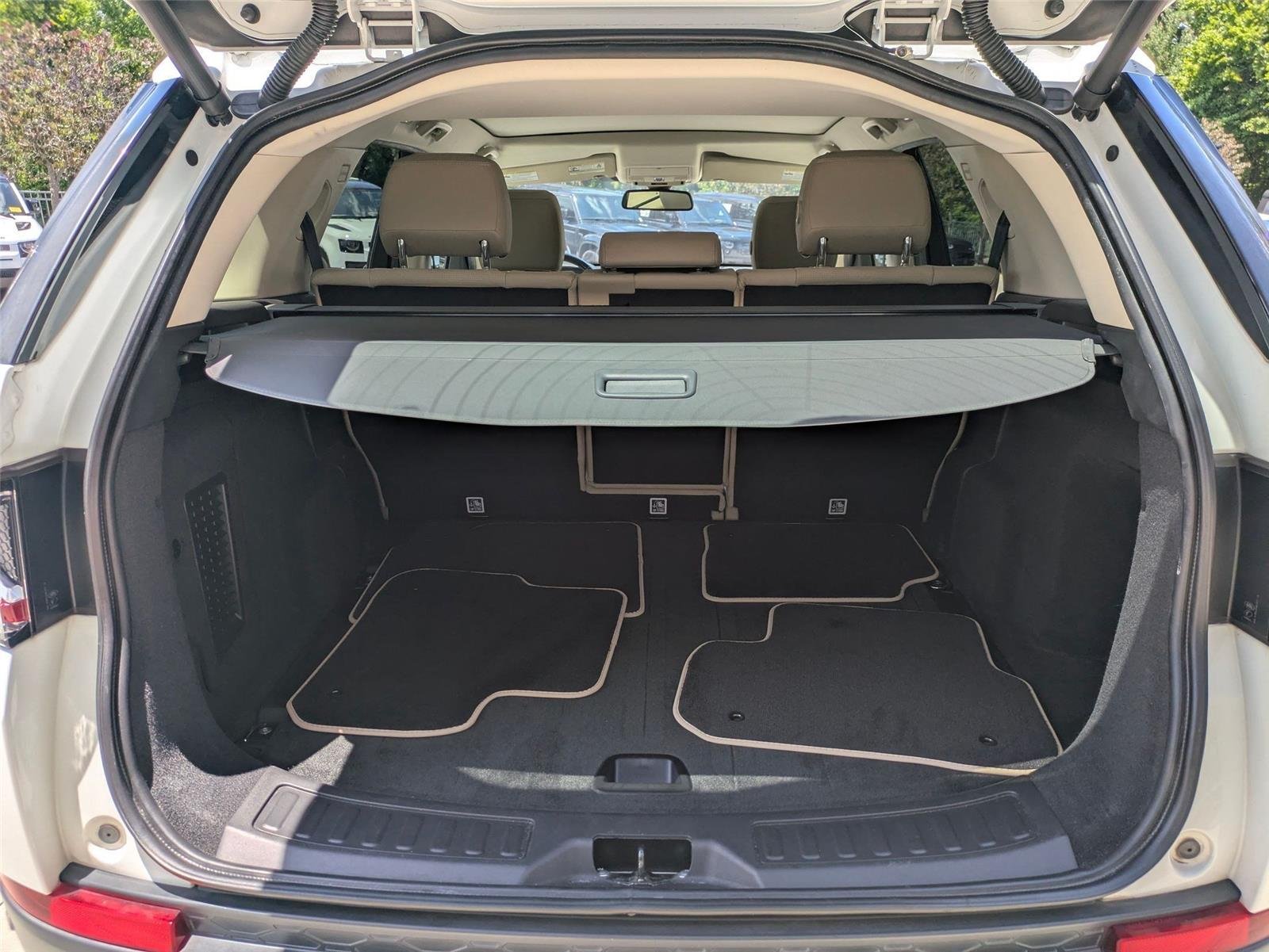 Used 2018 WHITE LAND ROVER HSE image 28