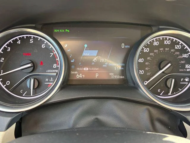 Certified Used 2018 Red Metallic Toyota XLE V6 image 45