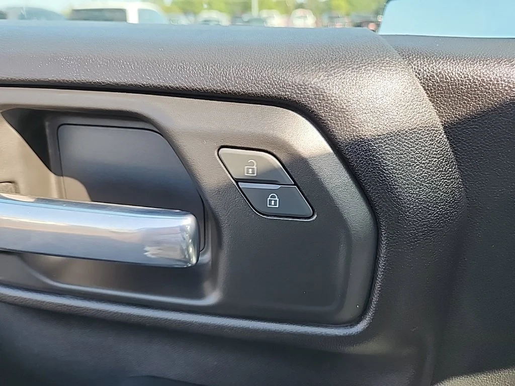 Used 2023 Gray Chevrolet Custom image 11