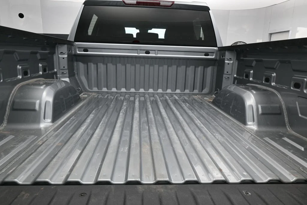 Used 2025 Sterling Metallic GMC Elevation image 33