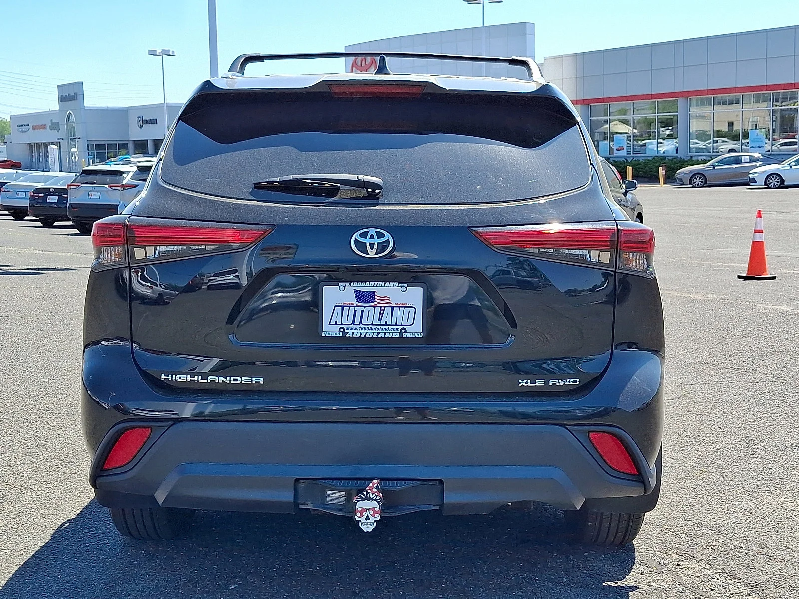Used 2021 Midnight Black Metallic - 218 Toyota XLE image 6