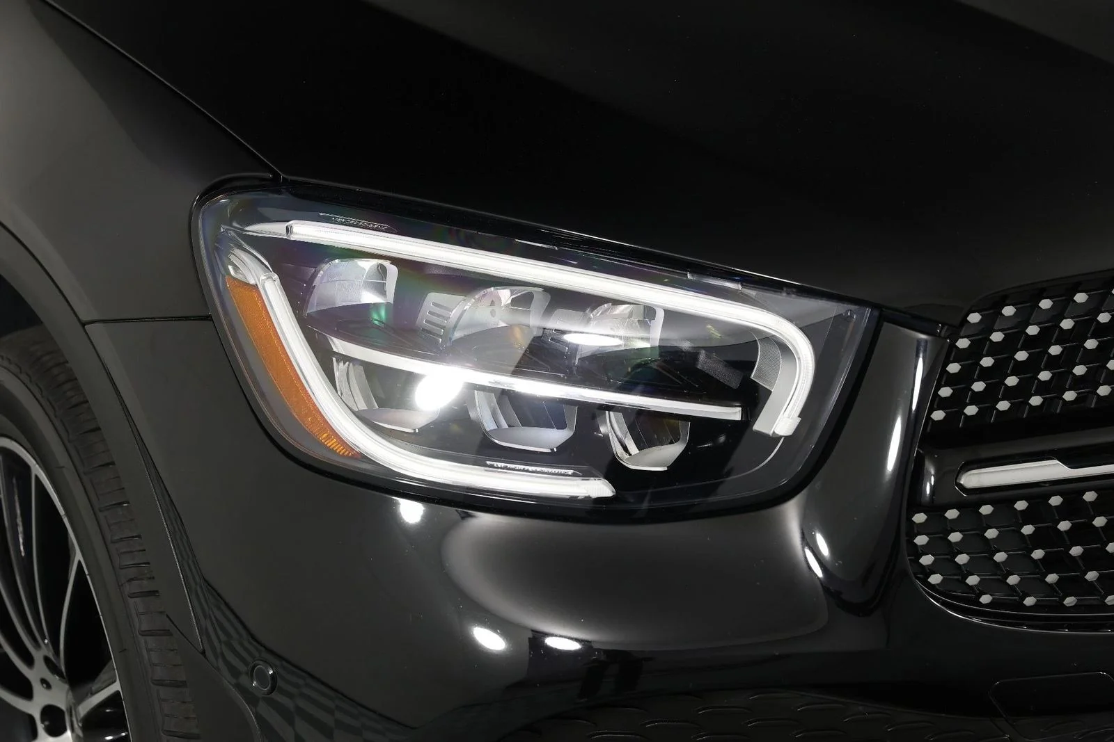 Used 2022 Black Mercedes-Benz GLC 300 image 28