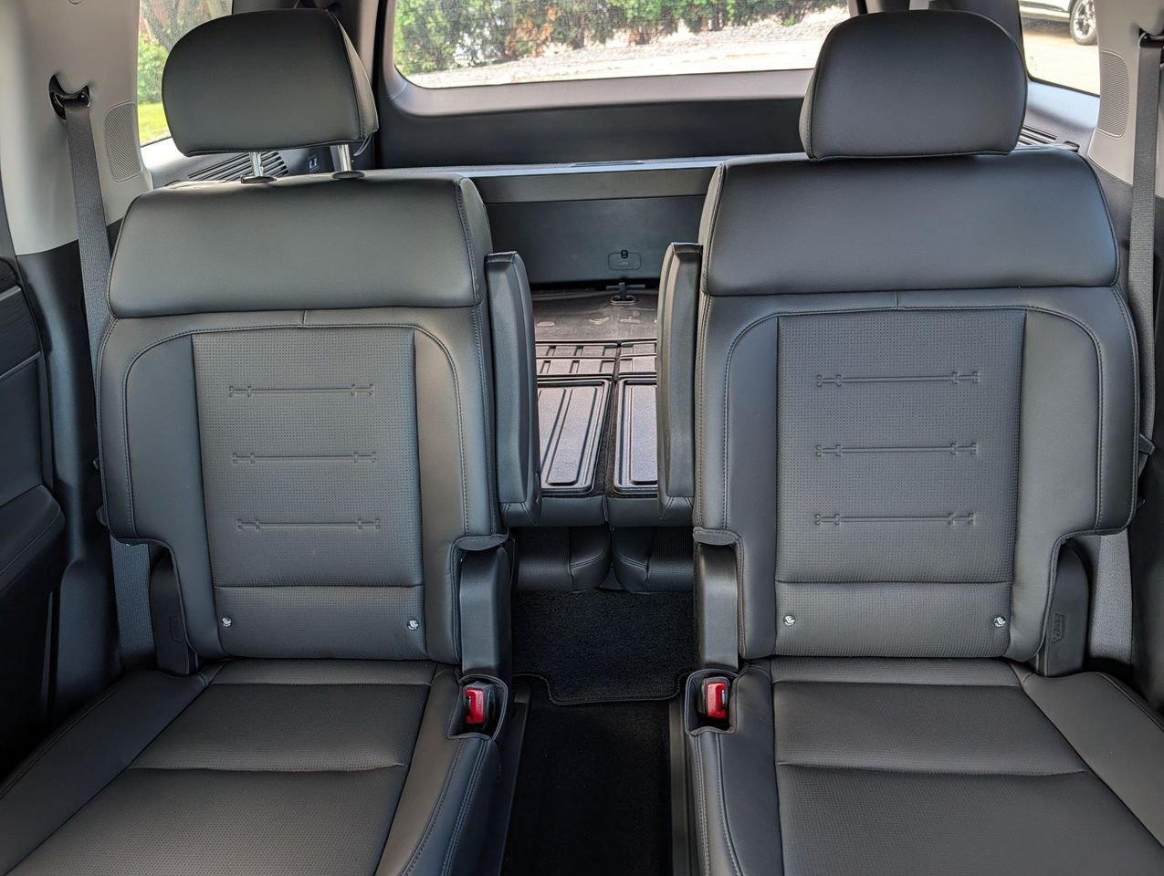 New 2026 Shimmering Silver Hyundai Limited 7P image 9