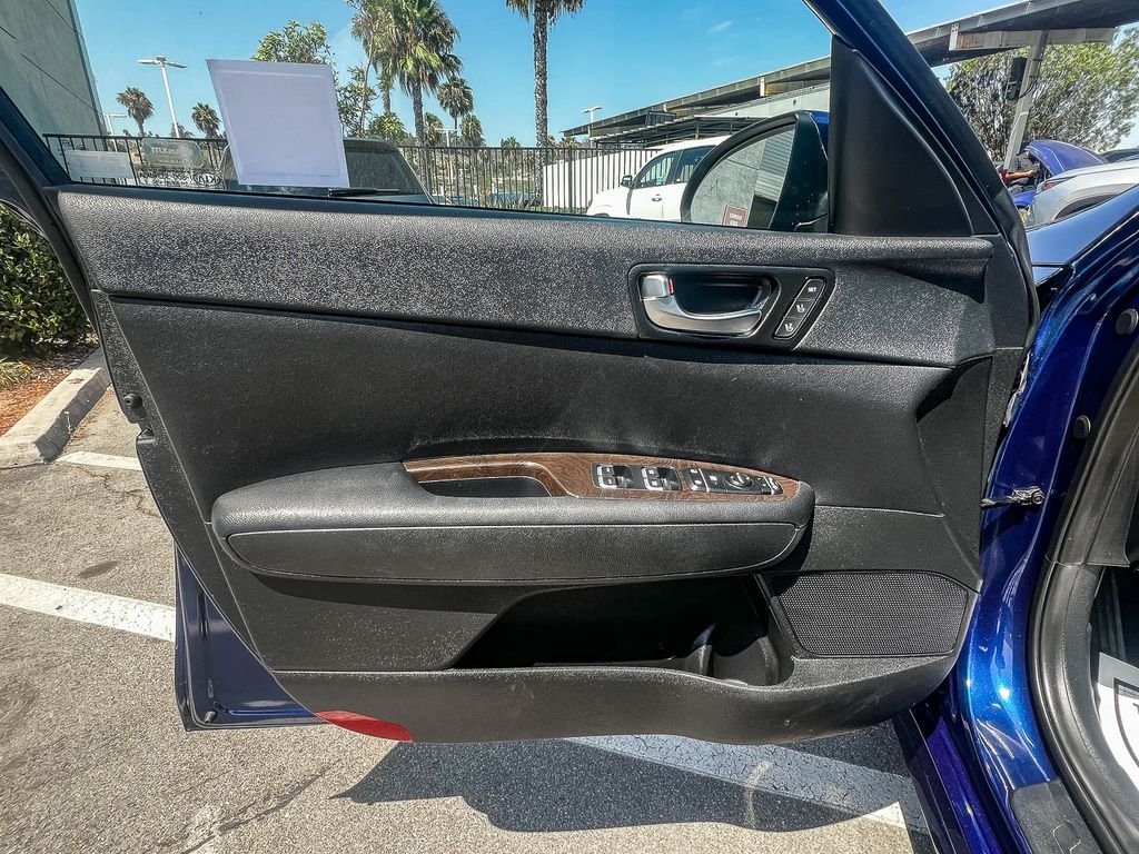 Used 2016 Blue Kia EX image 19