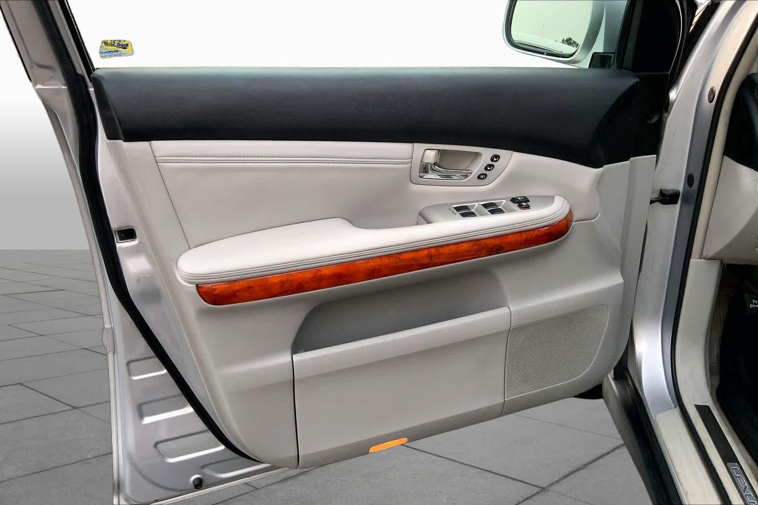 Used 2009 Classic Silver Metallic Lexus  image 20