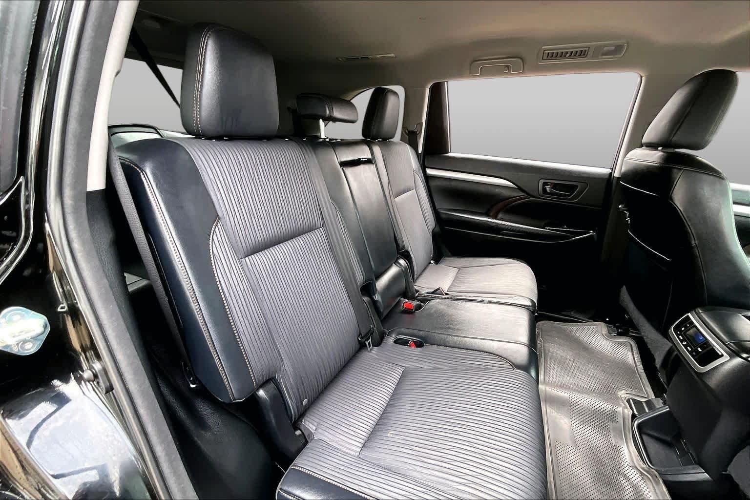 Used 2015 Attitude Black Metallic Toyota LE Plus image 18