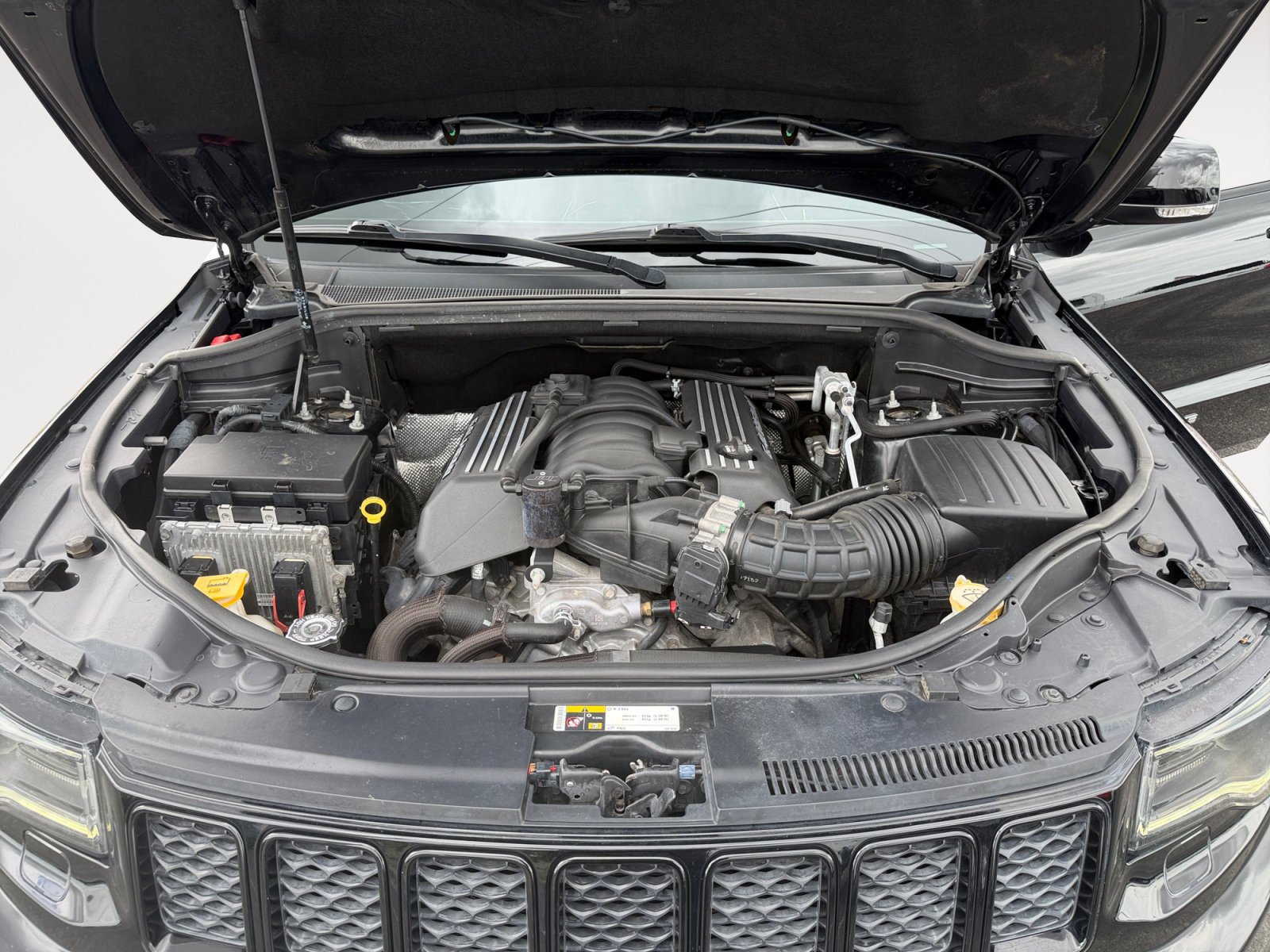 Used 2017 Diamond Black Jeep SRT image 23