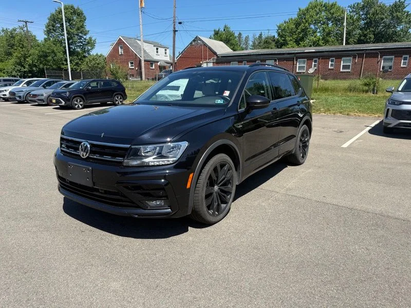 Used 2021  Volkswagen 2.0T SE R-Line Black image 3