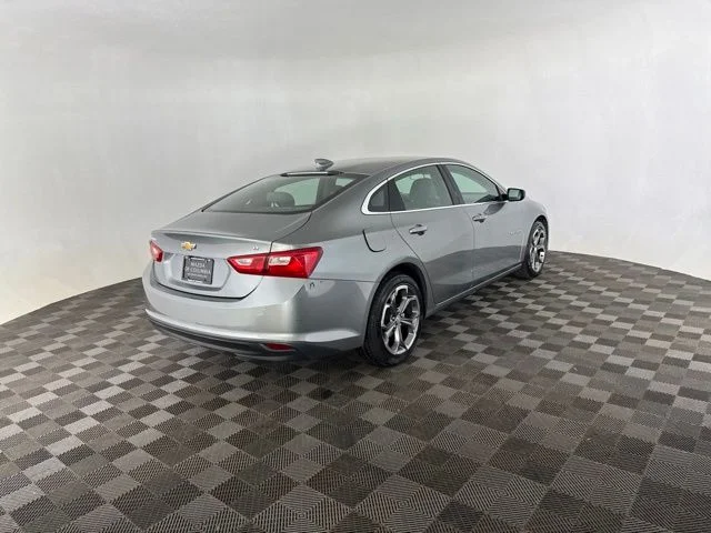 Used 2023 Gray Chevrolet LT image 5