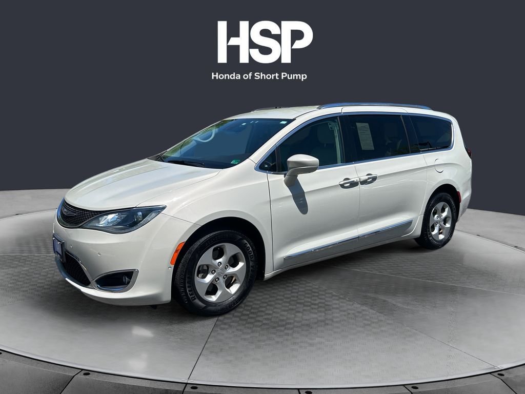 2017 Chrysler Pacifica Touring-L Plus's photo