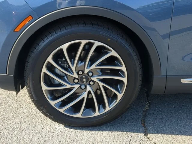 Used 2019 Blue Lincoln Reserve image 10