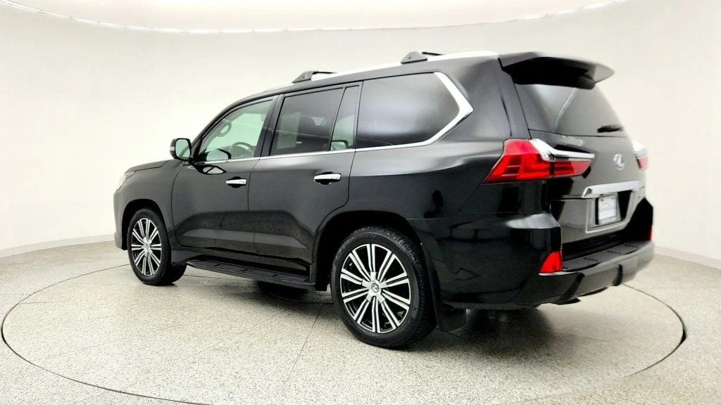 Used 2019 Black Onyx Lexus LX 570 Three Row 4WD w/ Mark Levinson, Rear DVD & Luxury Pkg image 7