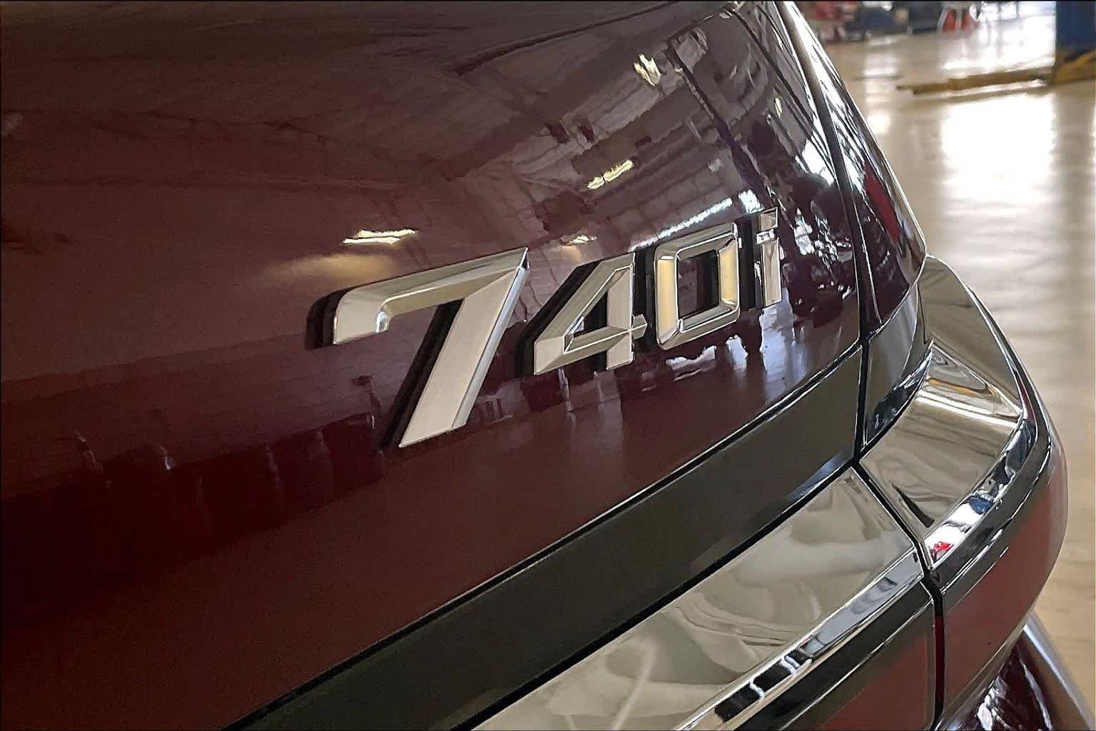 New 2026 Aventurin Red Metallic BMW 740i xDrive image 15
