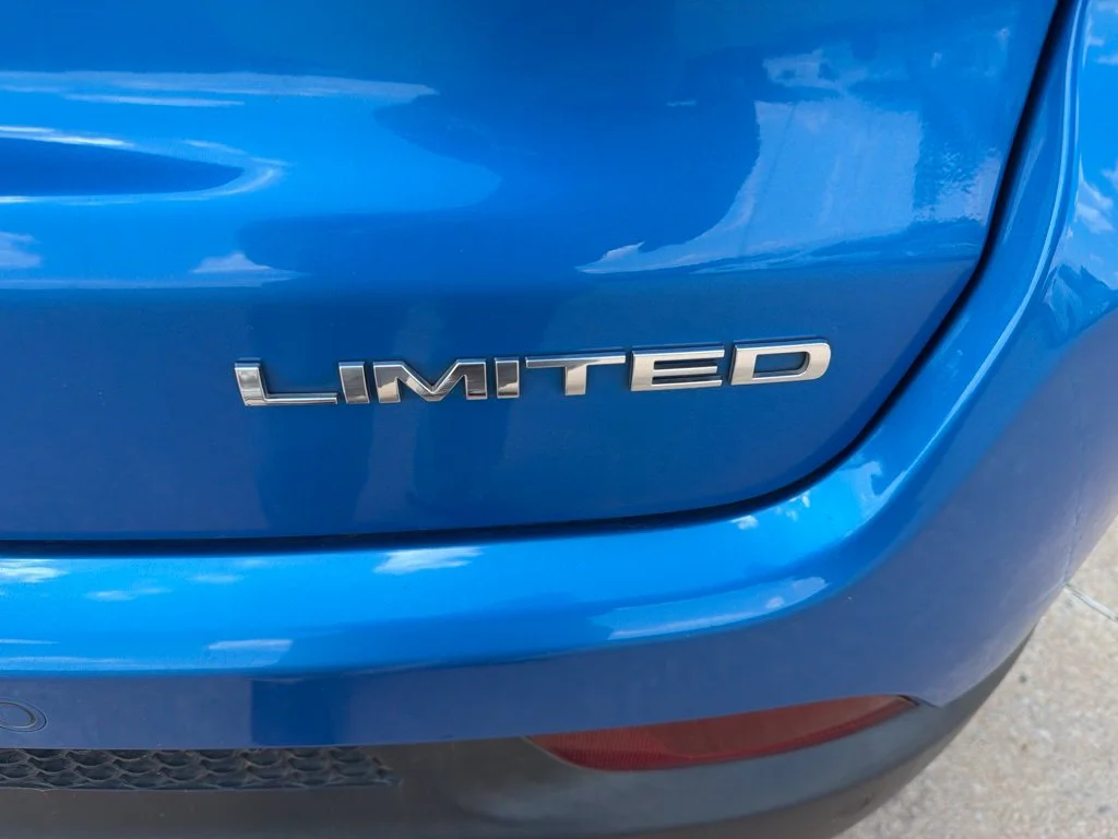 Used 2018 Blue Jeep Limited image 6