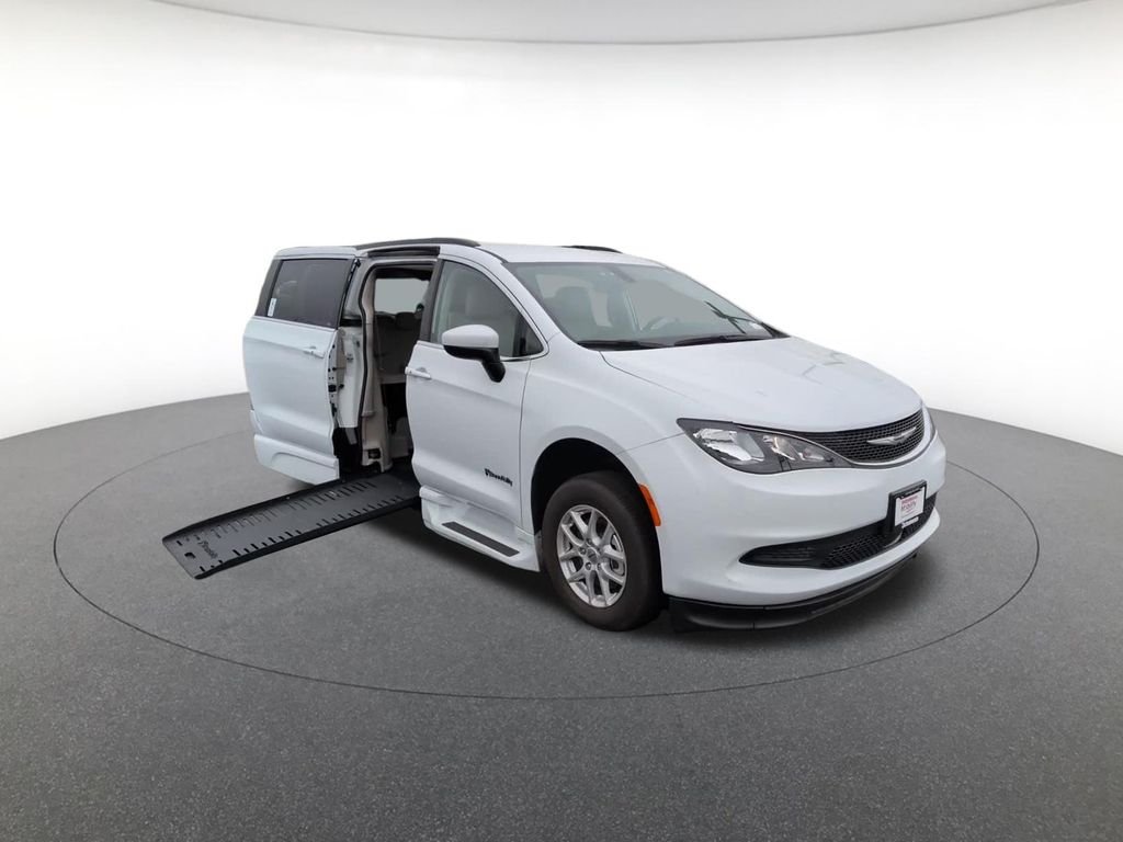 Used 2021 White Chrysler LXI image 3