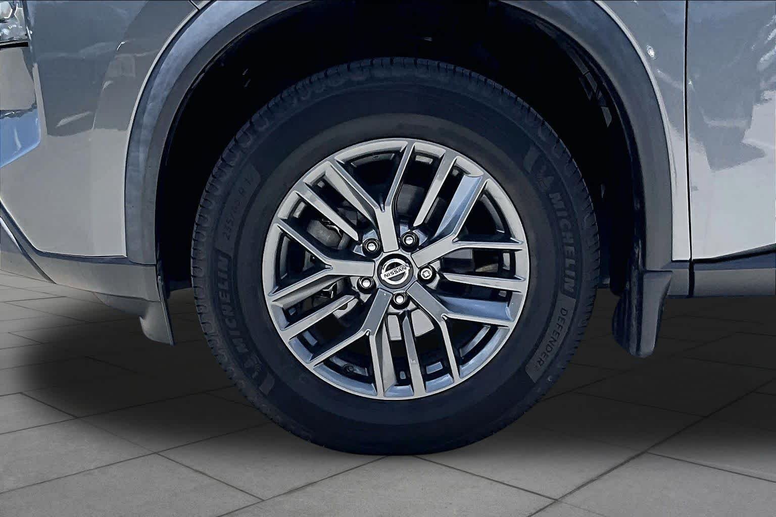 Used 2021 Gun Metallic Nissan S image 10