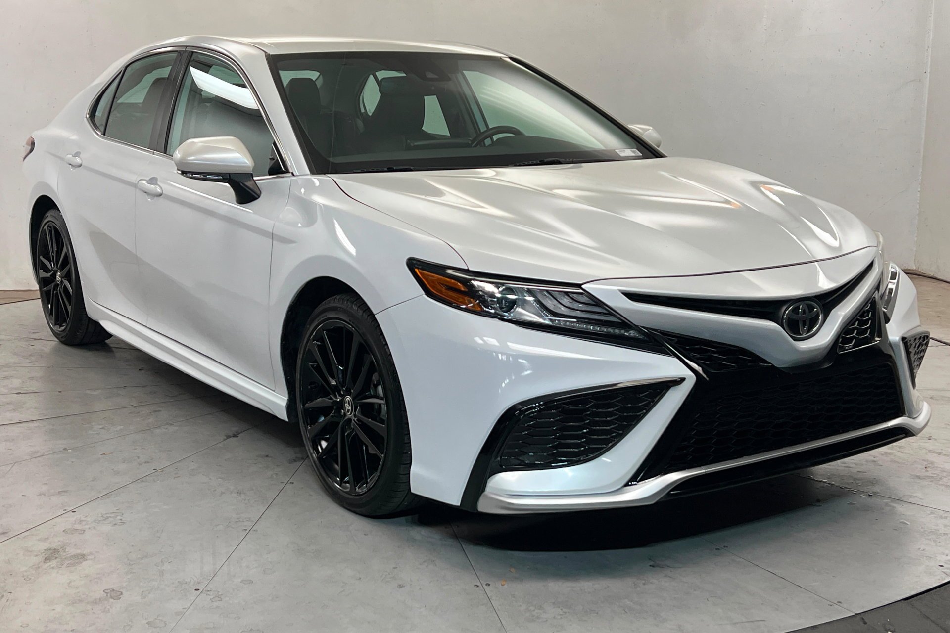 Used 2021  Toyota XSE image 8