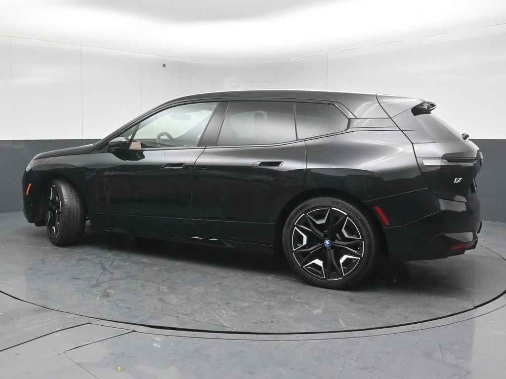 2023 BMW IX - Image 4